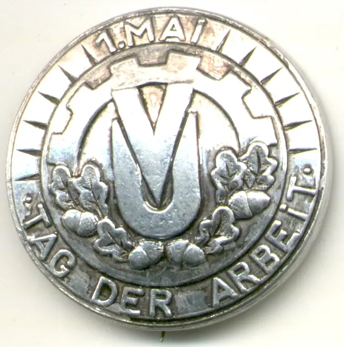 VDU1951 - MAI-ABZEICHEN